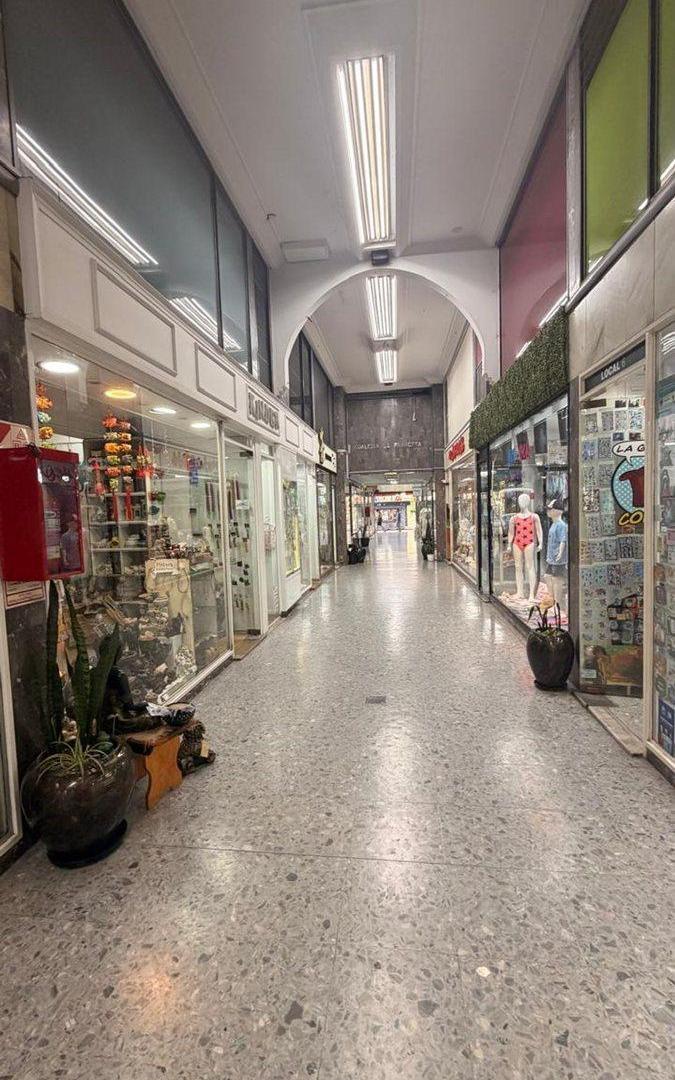 Foto de VENTA LOCAL COMERCIAL GALERÍA LA FRANCESA QUILMES, imagen 5