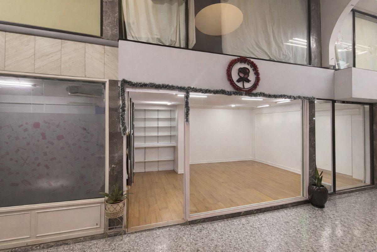 Foto de VENTA LOCAL COMERCIAL GALERÍA LA FRANCESA QUILMES, imagen 4