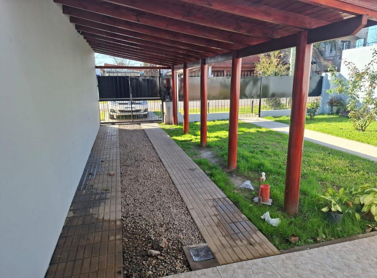 Foto de Casa mas departamento en venta en Quilmes, imagen 4