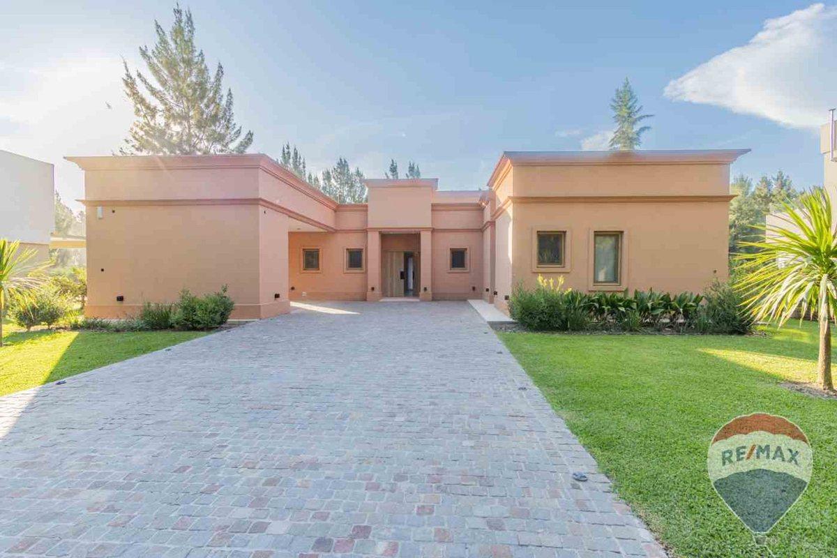 Foto de CASA EN VENTA EN MIRALAGOS 1, imagen 3