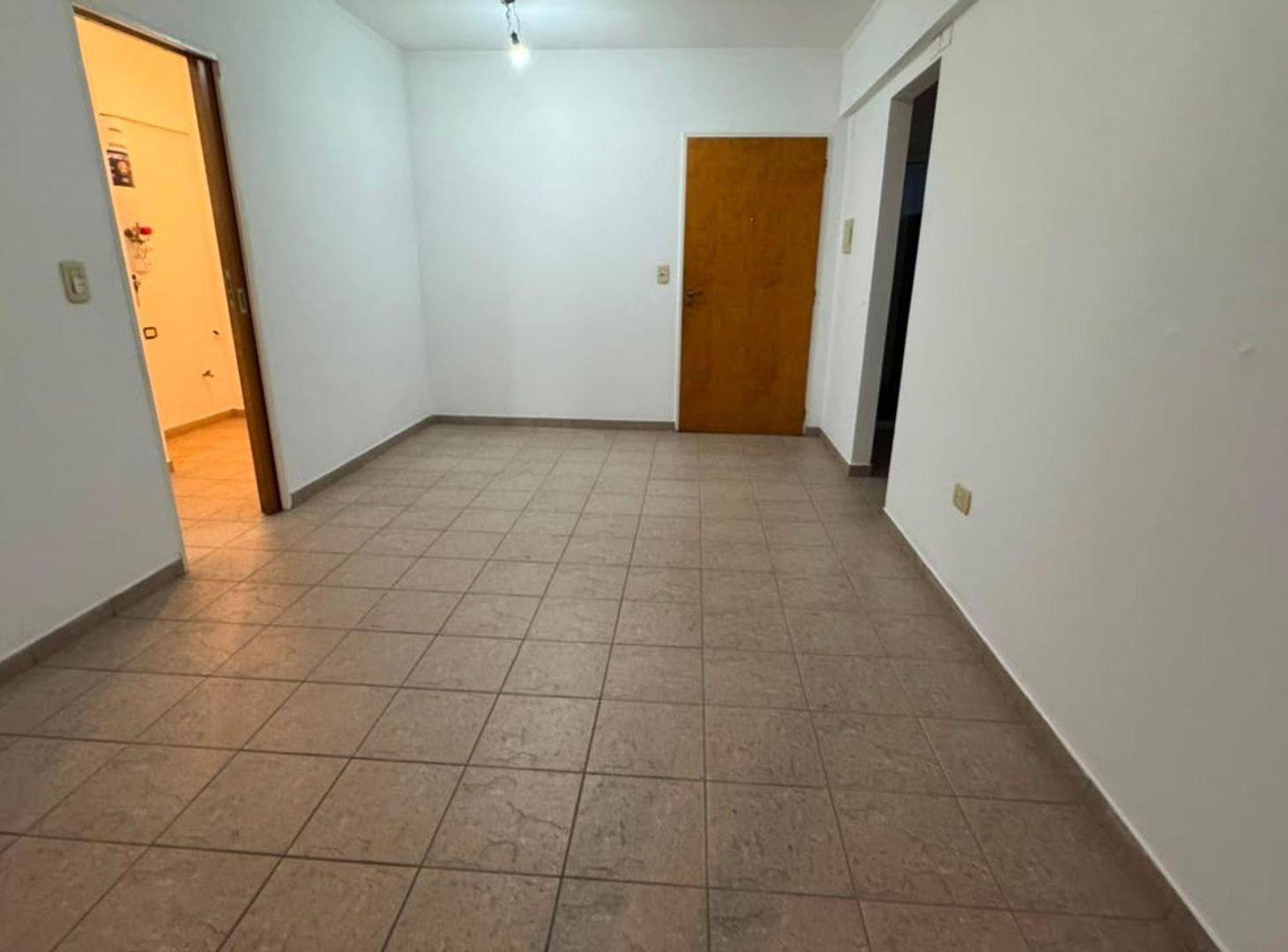 Foto de DEPARTAMENTO 1 DORMITORIO CON COCHERA, imagen 2
