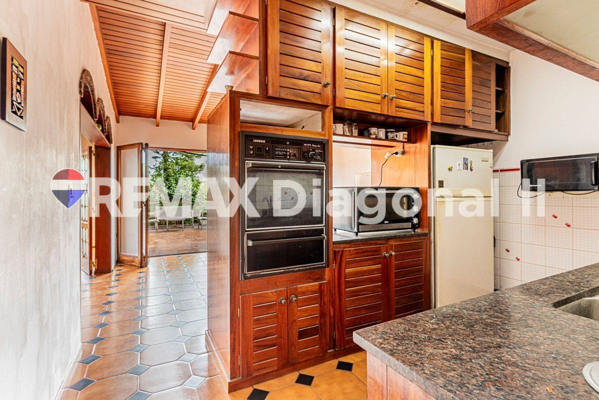 Foto de CASA EN VENTA LA PLATA CON LOCAL, imagen 4