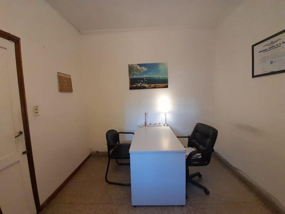 Foto de PH en venta en La Plata, imagen 2
