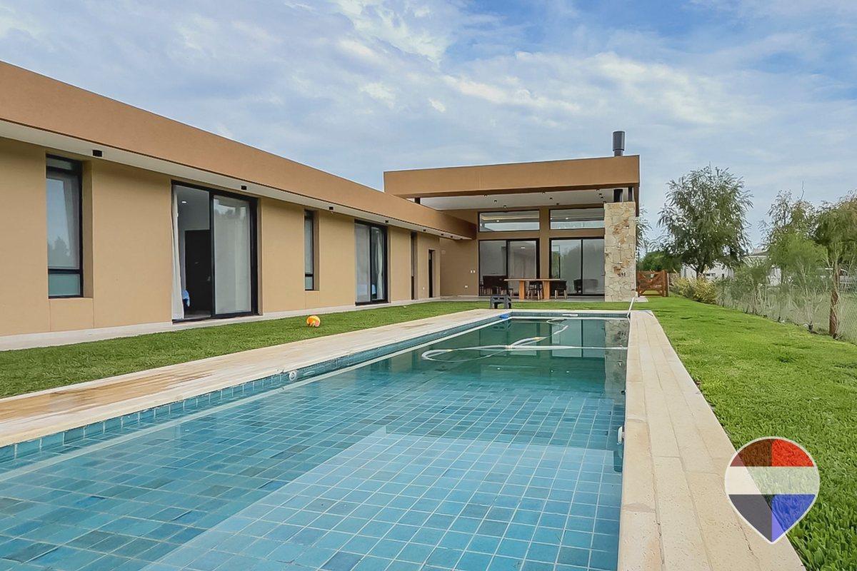 Foto de Casa en Venta en Haras del Sur c piscina climatiza, imagen 3