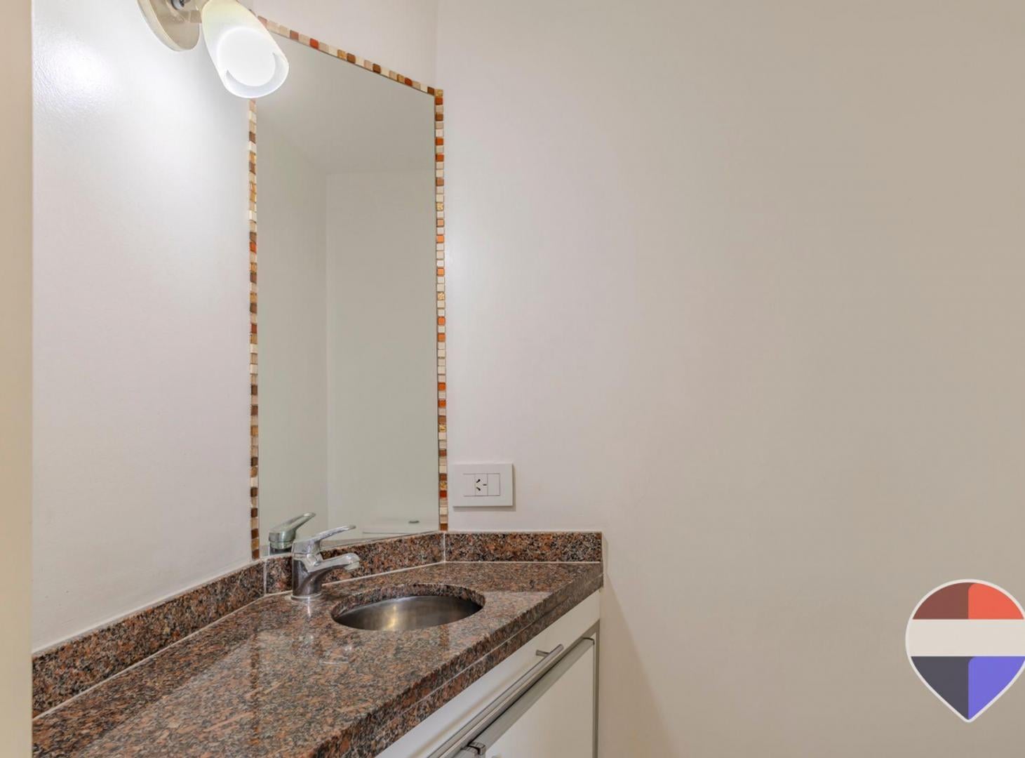 Foto de DEPARTAMENTO EN VENTA, 2 DORMITORIOS, CON COCHERA, imagen 4