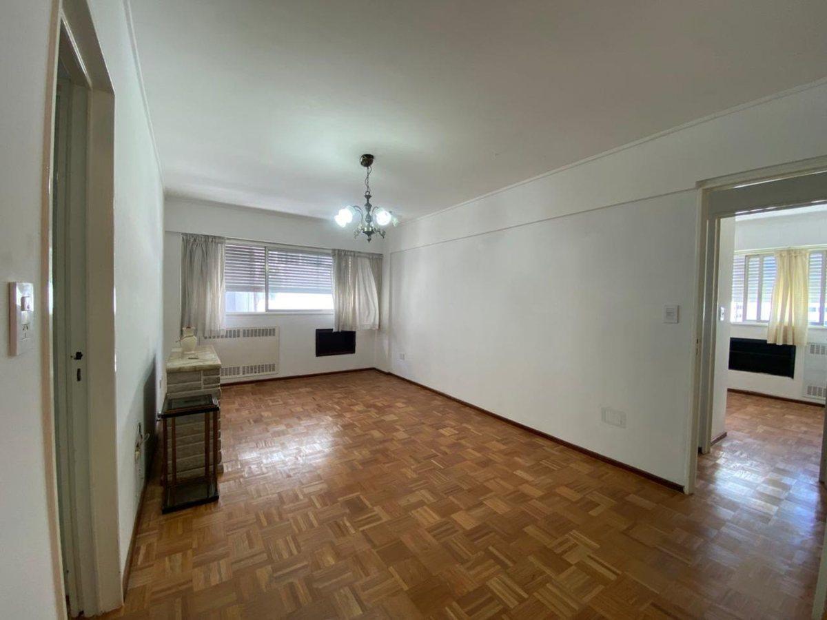 Foto de DEPARTAMENTO 4 DORMITORIOS CON COCHERA EN VENTA, imagen 1