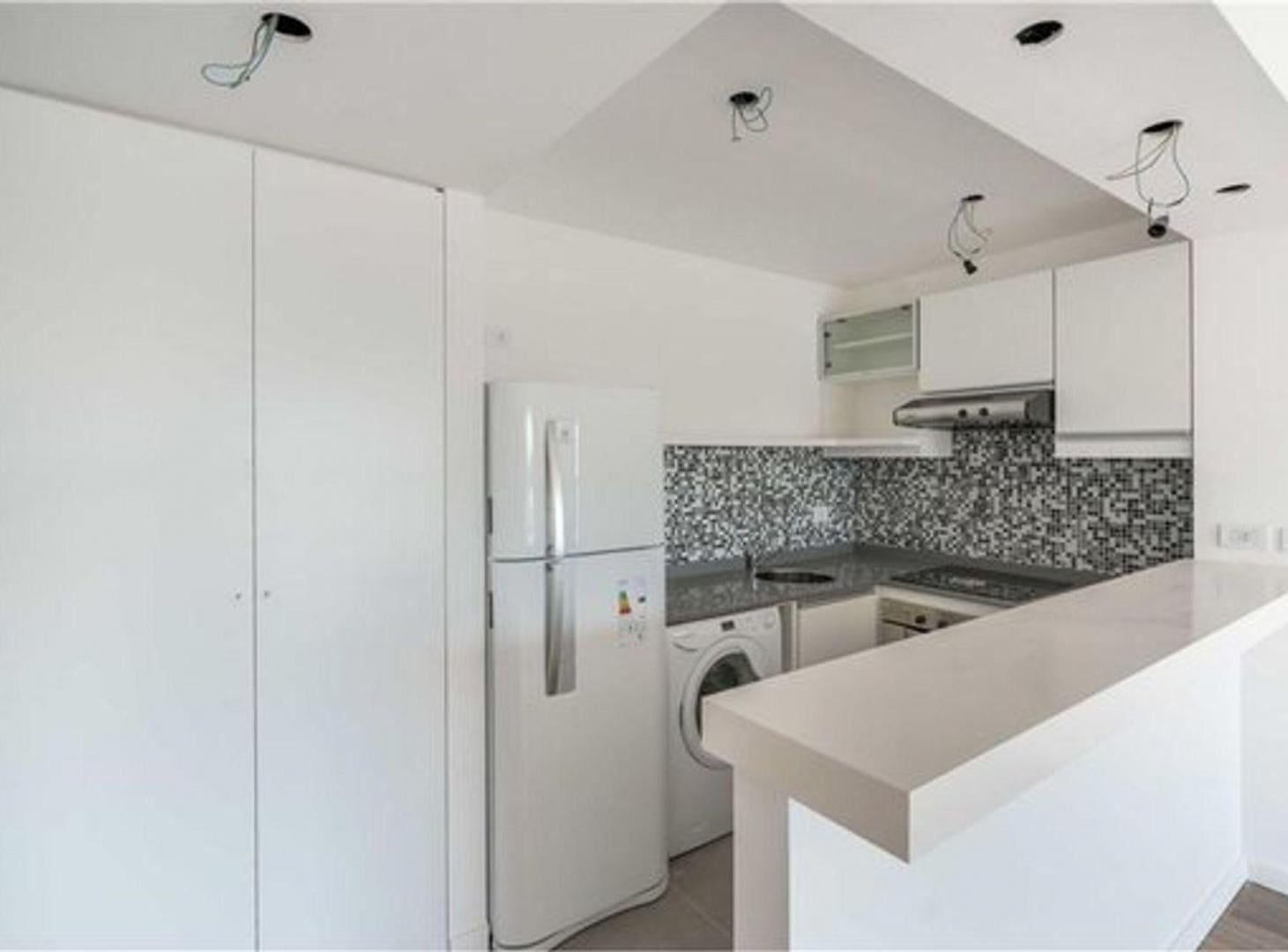 Foto de Venta Departamento 2 amb, patio, Pque Patricios, imagen 2