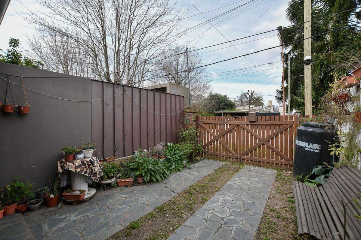 Foto de casa en venta gonnet, imagen 1