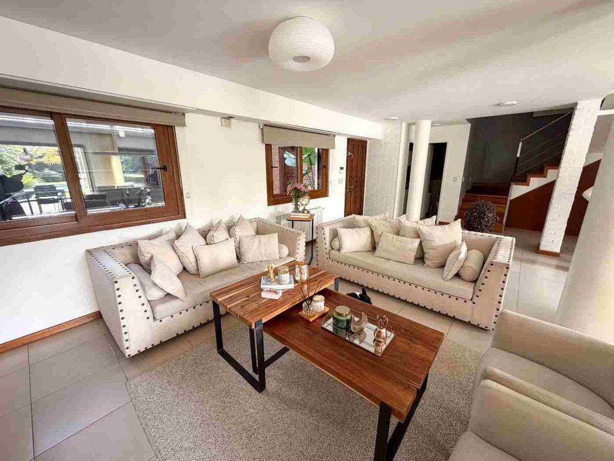 Foto de Casa en venta 3 dormitorios La Plata mas estudio, imagen 2