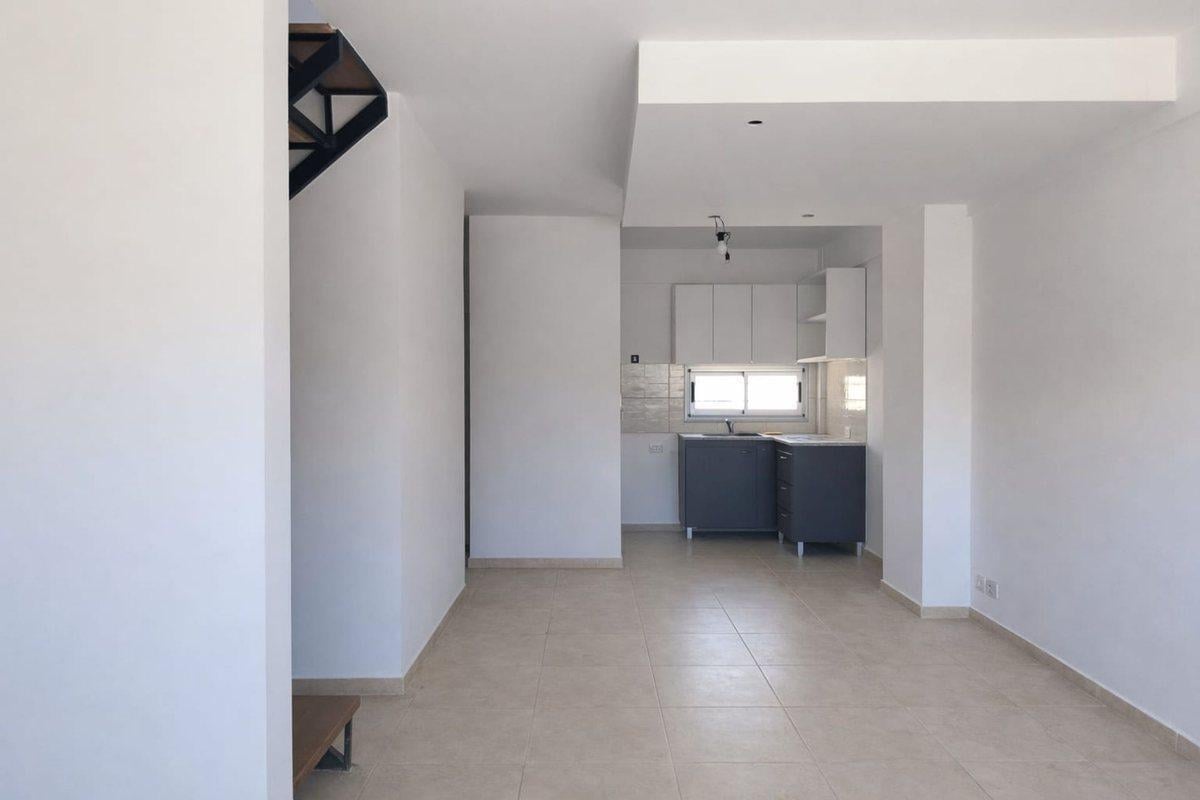 Foto de DUPLEX - PH EN VENTA EN BERAZATEGUI, imagen 1