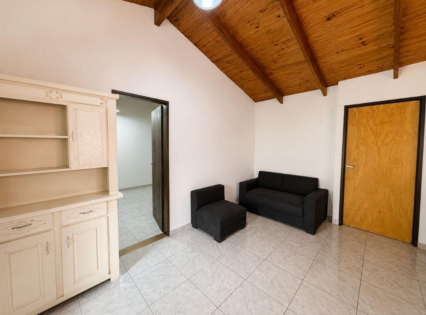 Foto de Venta casa 2 dormitorios con jardin La PLata, imagen 5