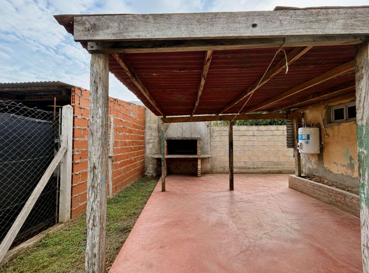 Foto de Venta casa 2 dormitorios con jardin La PLata, imagen 2