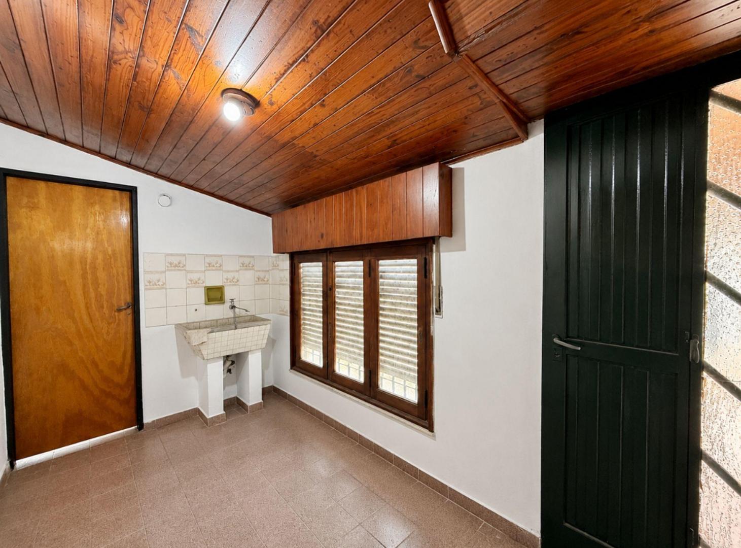 Foto de Venta casa 2 dormitorios con jardin La PLata, imagen 3
