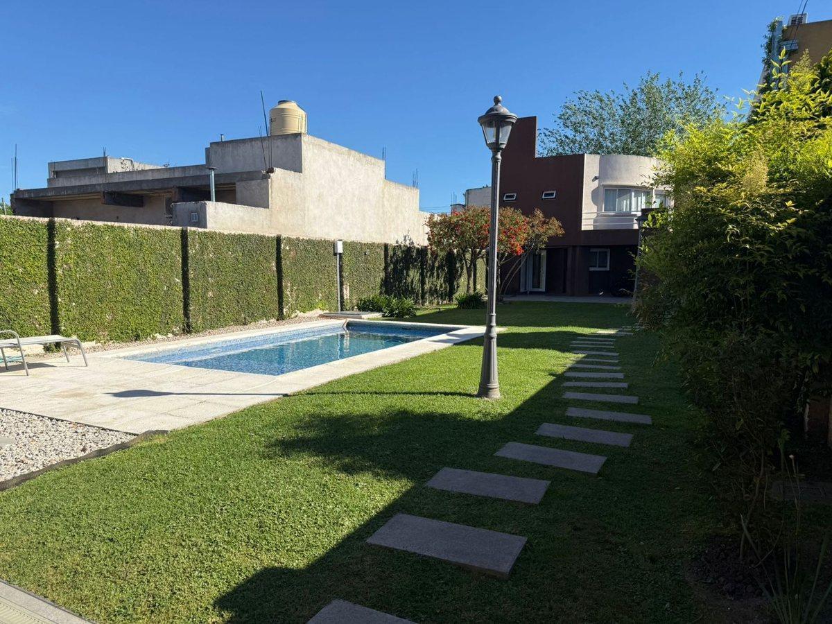 Foto de CASAS EN VENTA EN LA PLATA, imagen 1