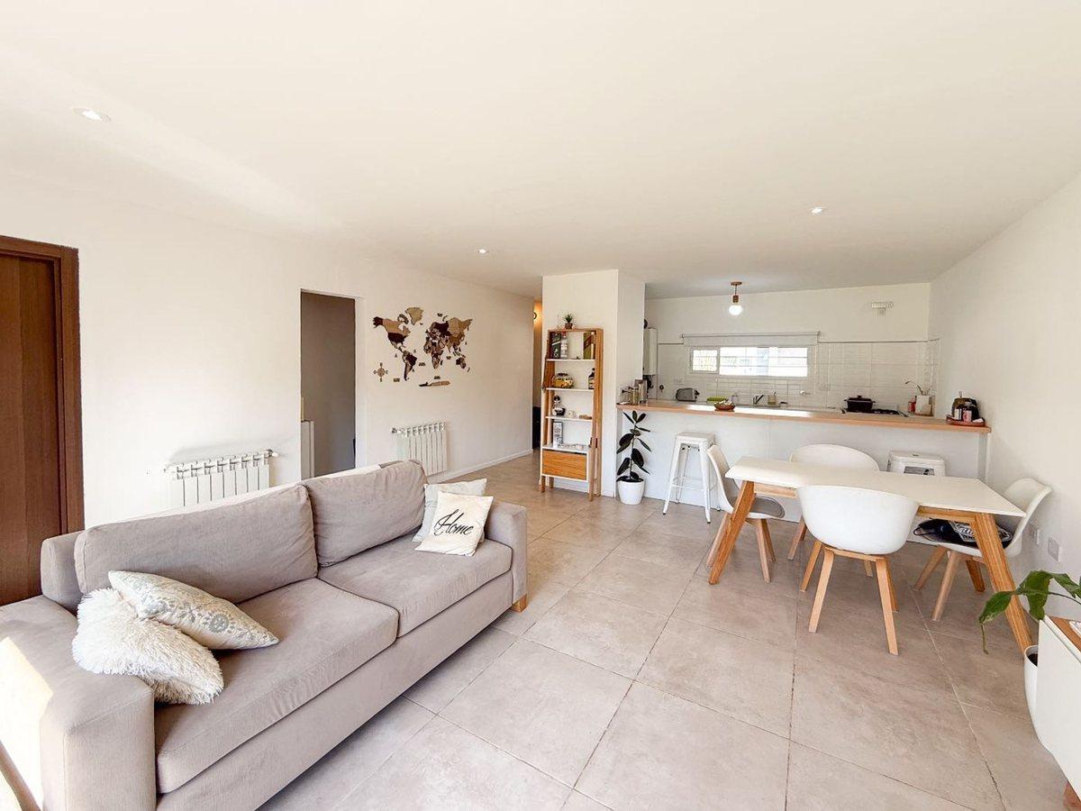 Foto de DUPLEX DOS DOMITORIOS EN VENTA GONNET, imagen 3