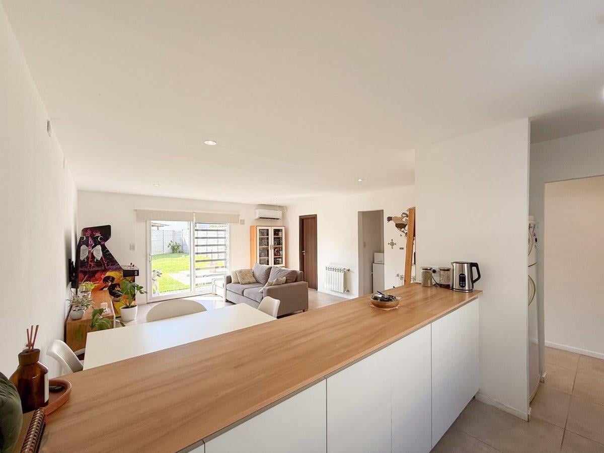 Foto de DUPLEX DOS DOMITORIOS EN VENTA GONNET, imagen 2