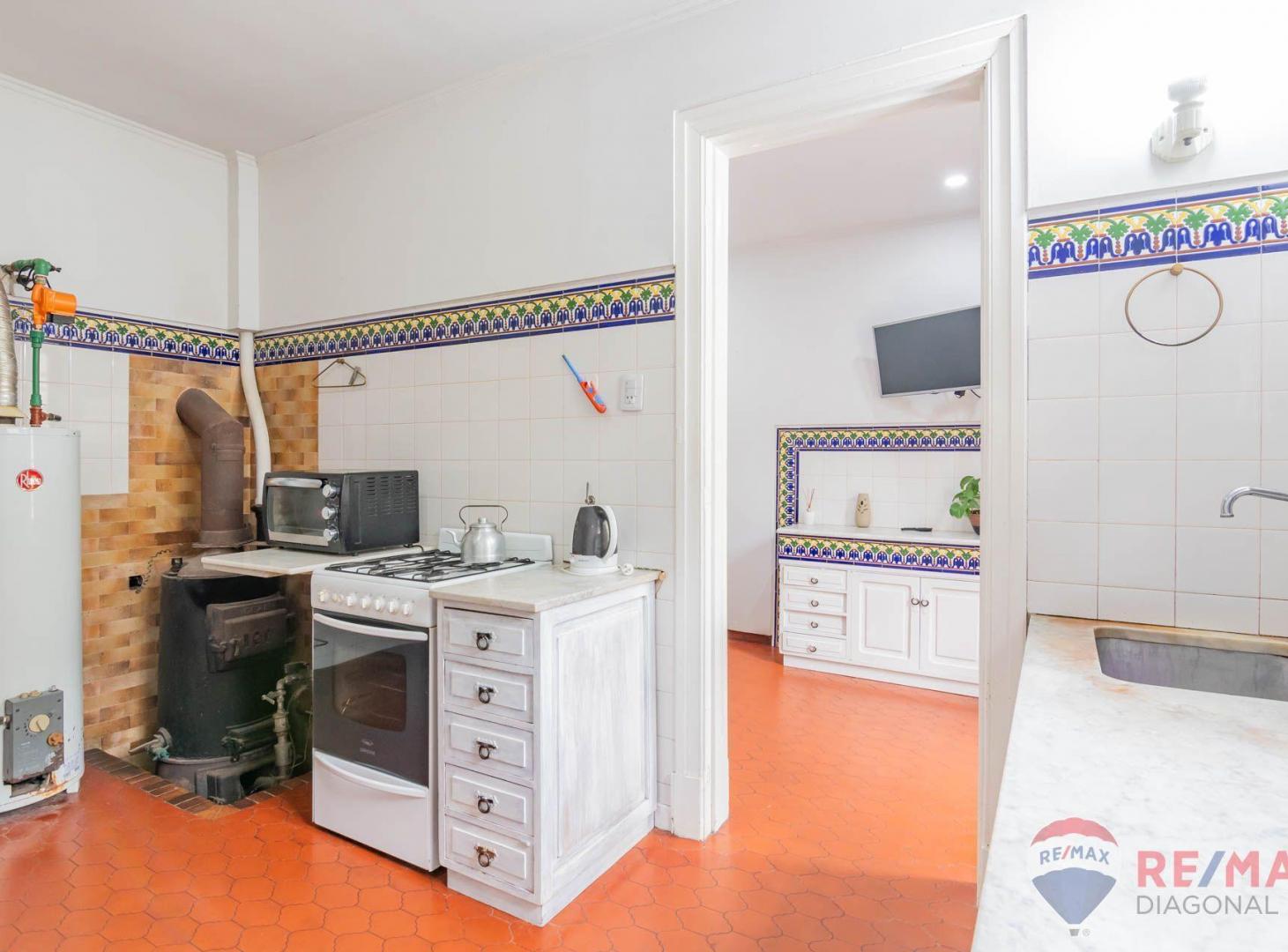Foto de CASA DE ESTILO RECICLADA A NUEVO EN VENTA LA PLATA, imagen 3