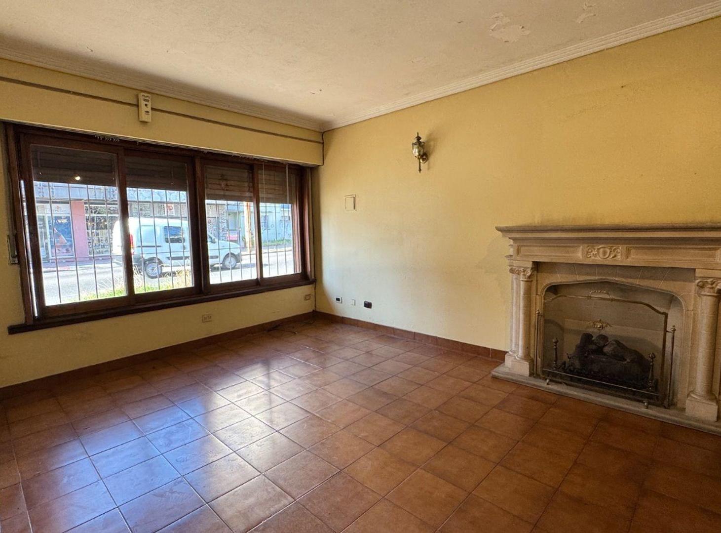 Foto de CASA DE 3 DORMITORIOS EN DOS PLANTAS QUILMES, imagen 2