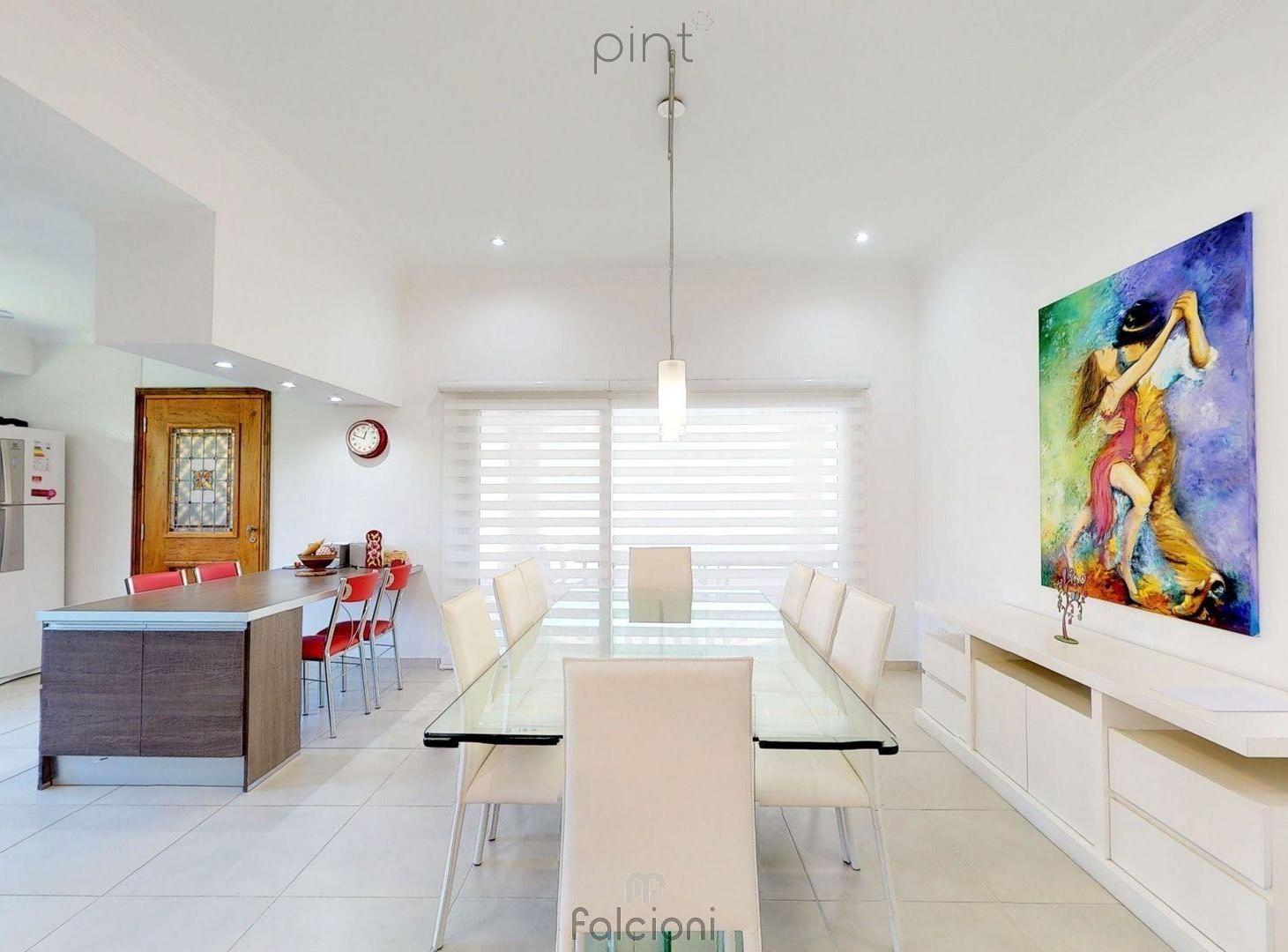 CASA EN VENTA EN MIRALAGOS 3 DORMITORIOS