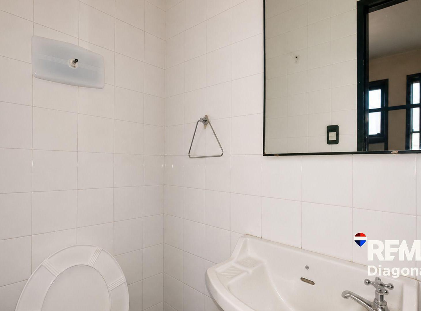 Foto de OFICINA EN VENTA EN LA PLATA, imagen 2