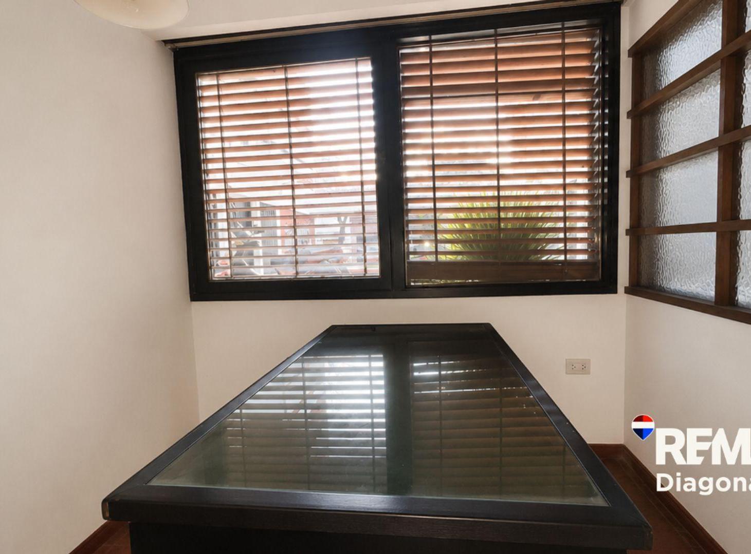 Foto de OFICINA EN VENTA EN LA PLATA, imagen 1