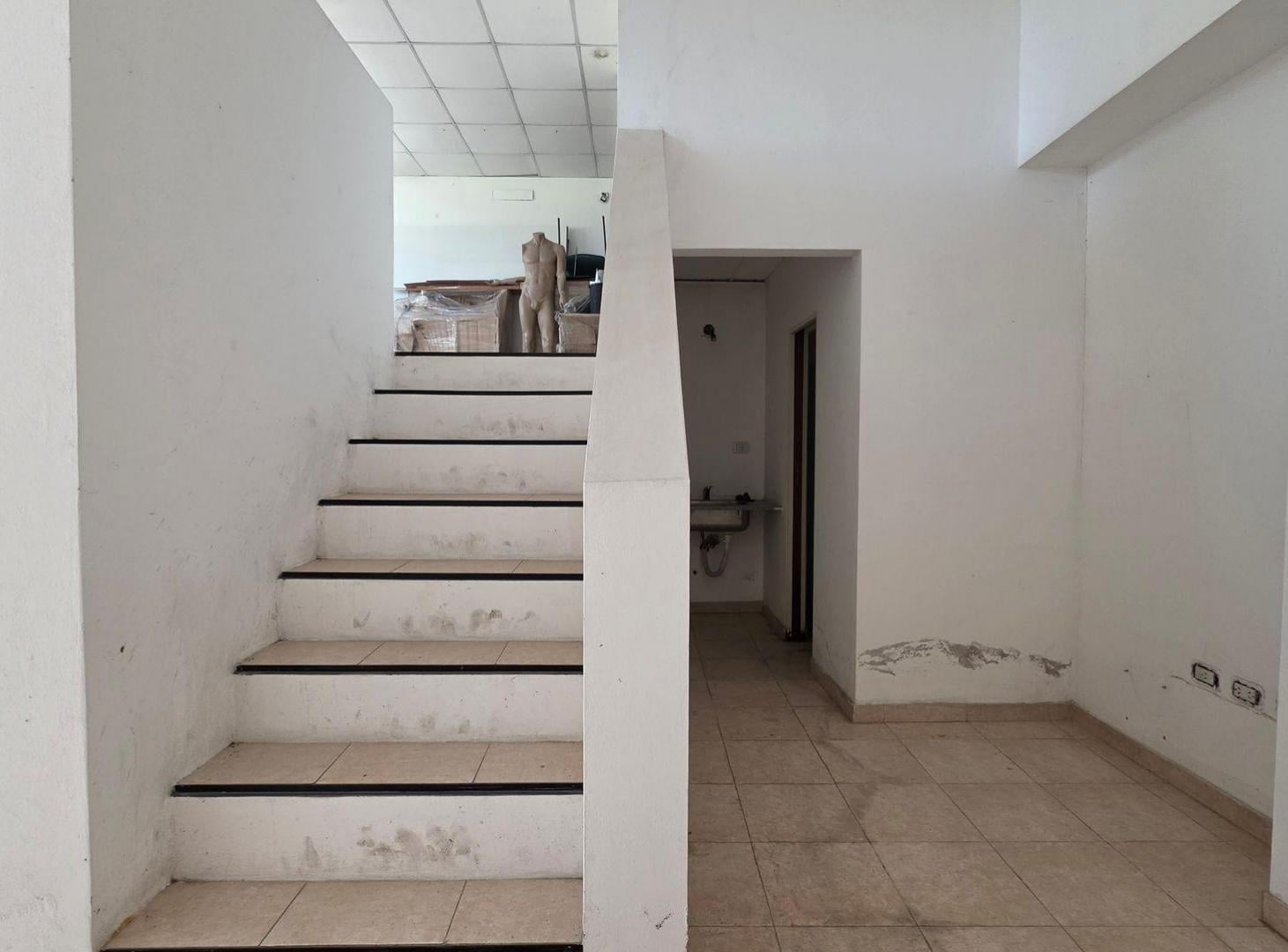 Foto de OFICINA EN VENTA EN GONNET, imagen 1