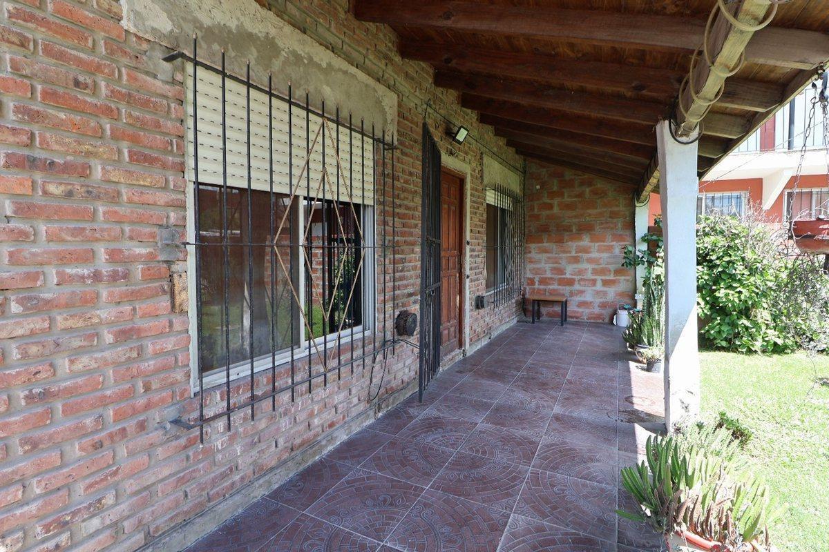 Foto de Casa en Venta en Del Viso 6 amb, imagen 2