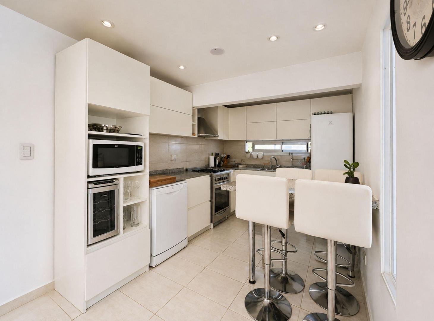 Foto de Casa en Venta La Plata con parque y pileta, imagen 2