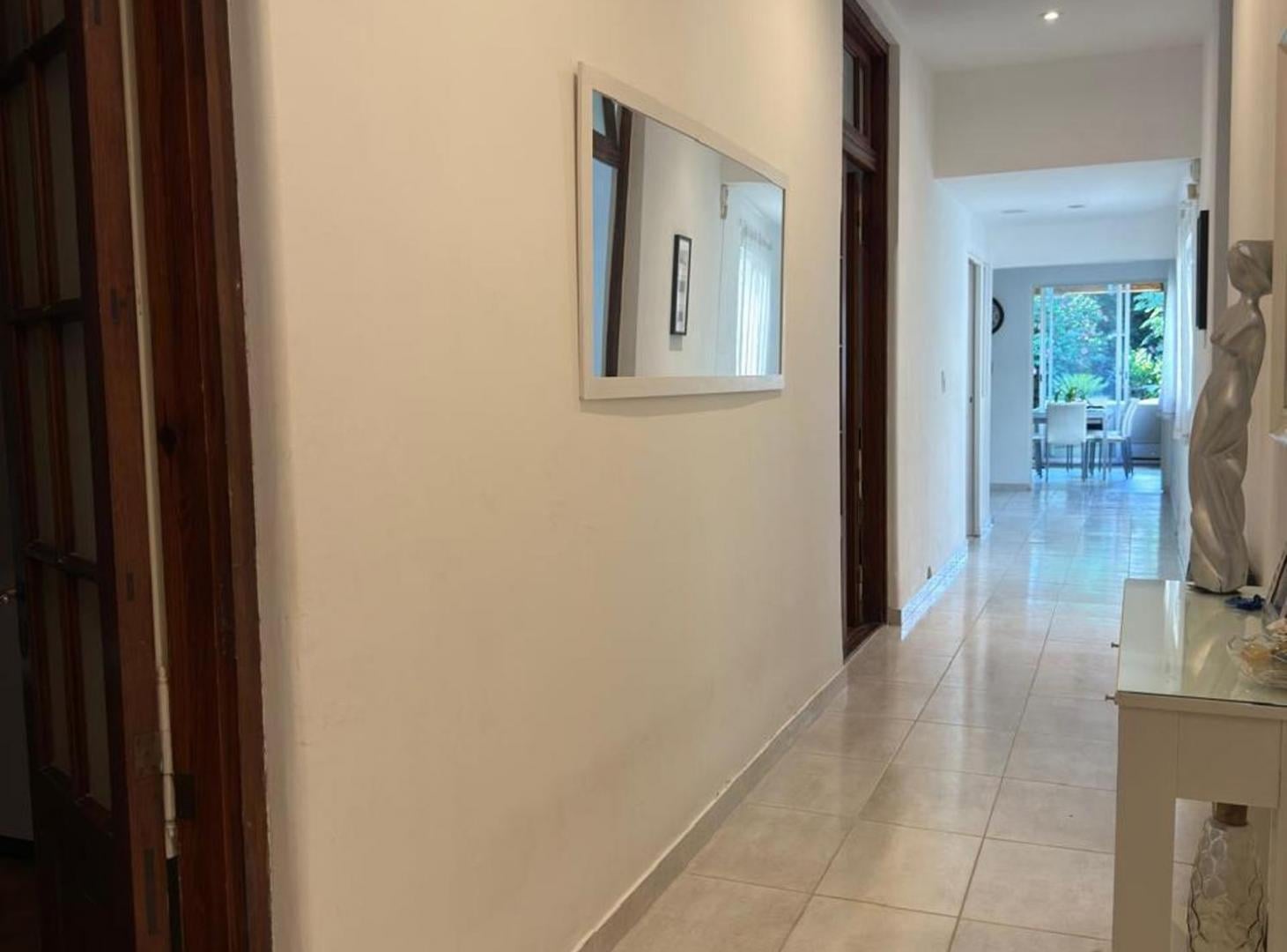 Foto de Casa en Venta La Plata con parque y pileta, imagen 5