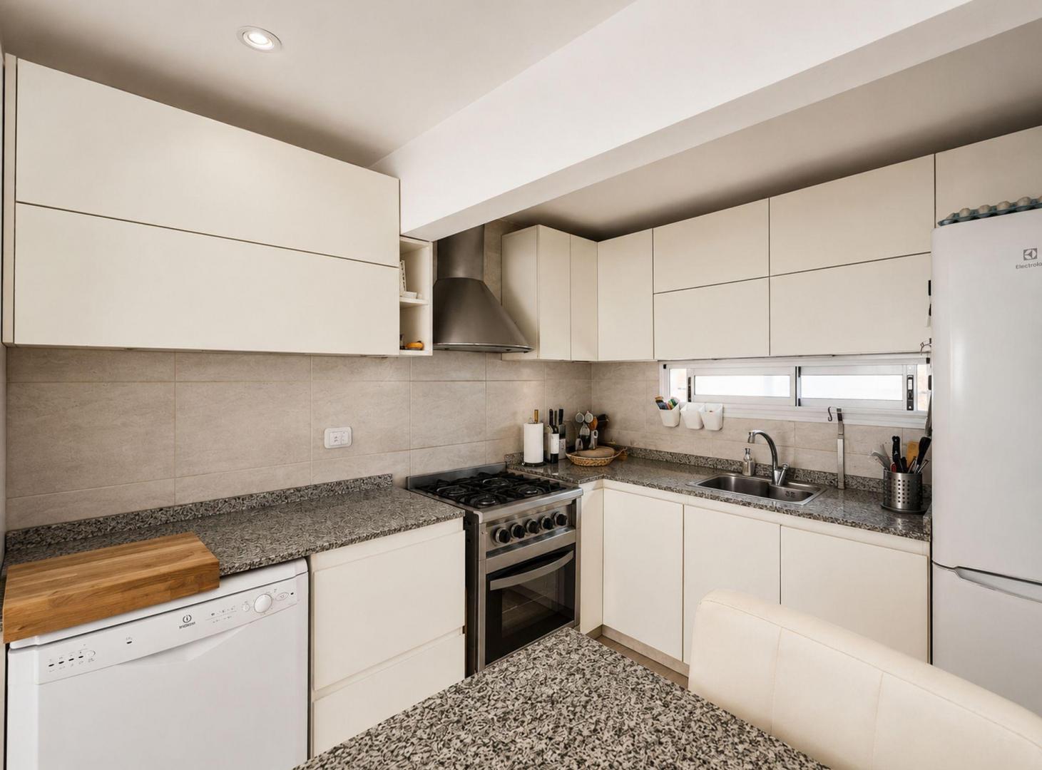 Foto de Casa en Venta La Plata con parque y pileta, imagen 3