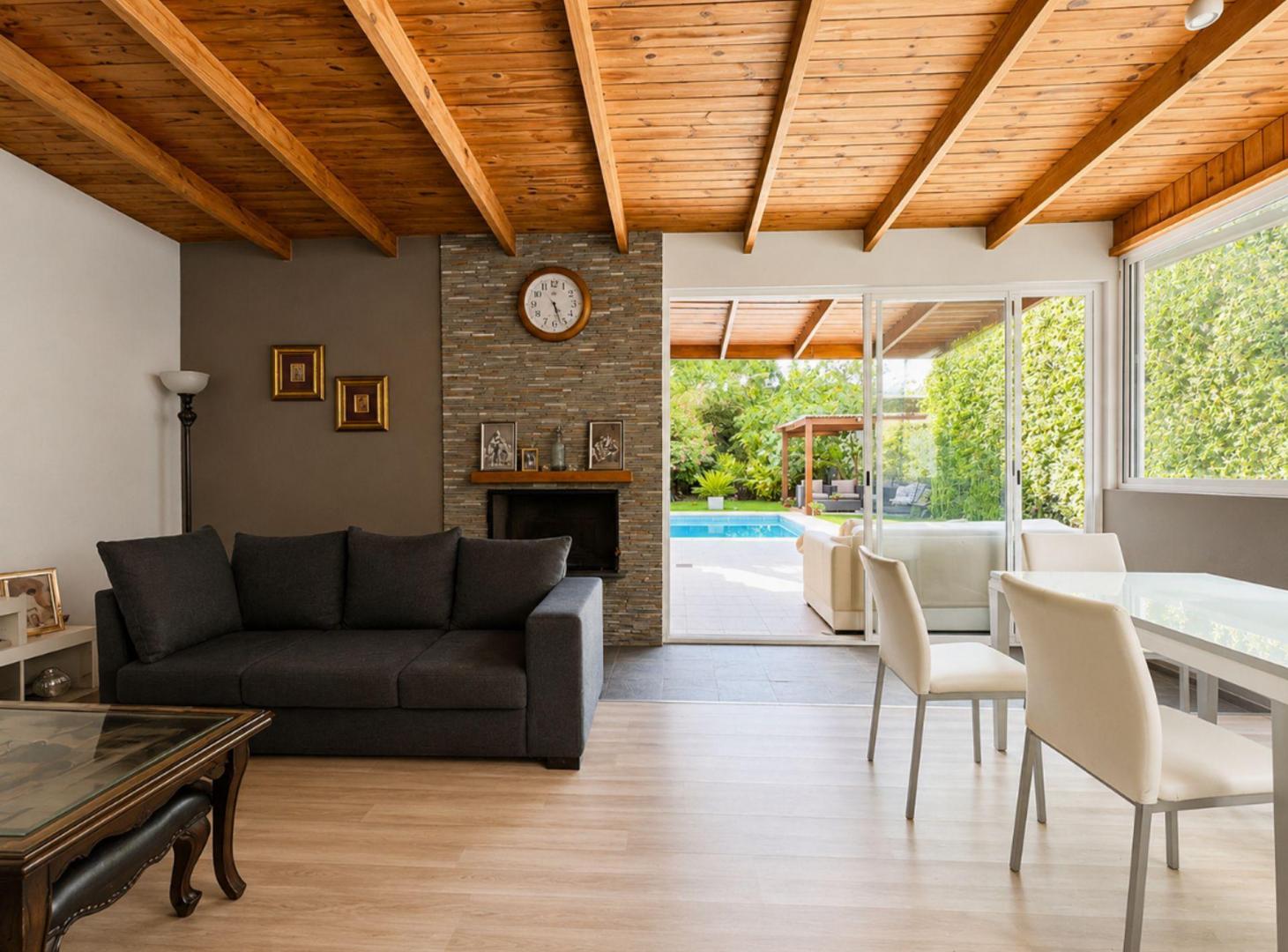 Foto de Casa en Venta La Plata con parque y pileta, imagen 1