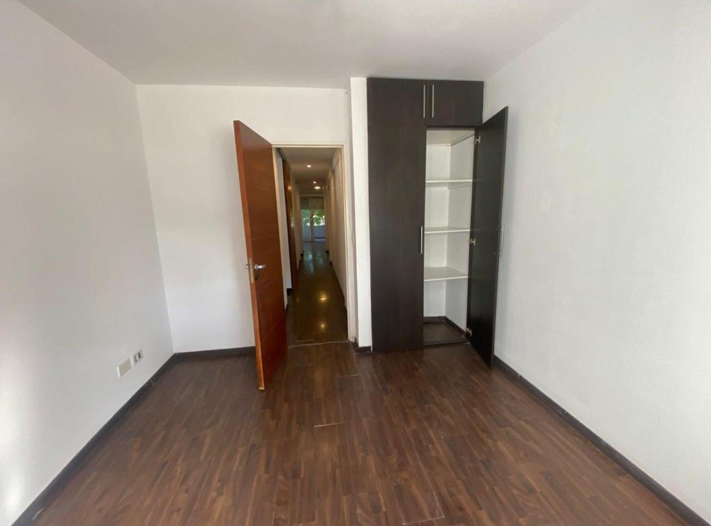 Foto de VENTA SEMIPISO 2 DORMITORIOS CON BALCÓN LA PLATA, imagen 4