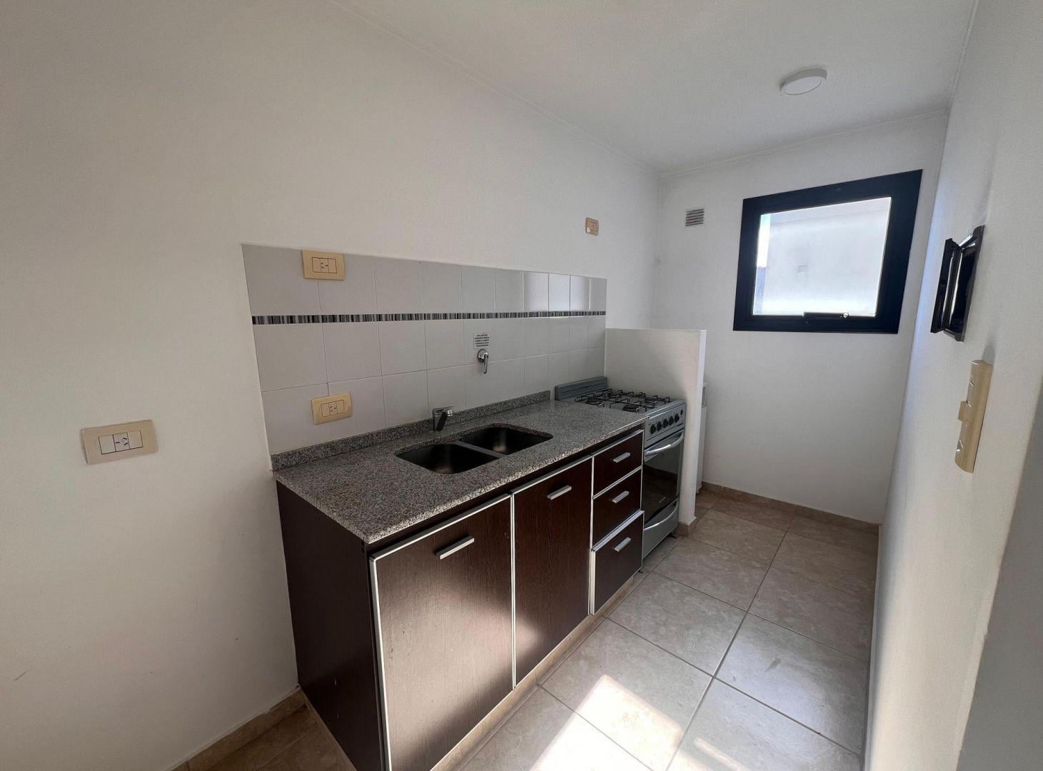 Foto de DEPARTAMENTO MONOAMBIENTE EN ALQUILER EN LA PLATA, imagen 5