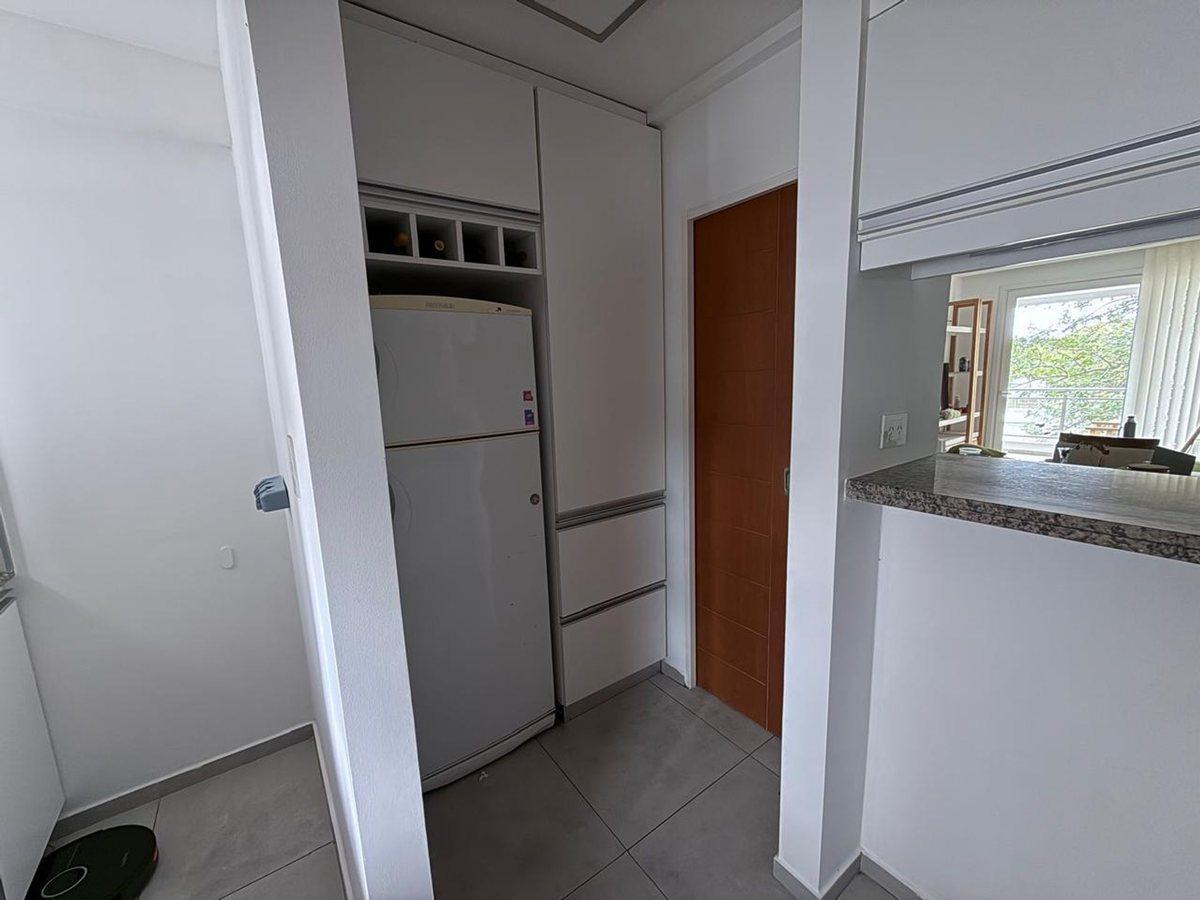 Foto de Departamento 2 dormitorios y cochera en alquiler, imagen 1