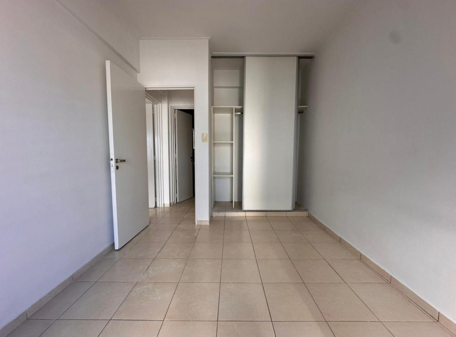 Foto de VENTA DEPARTAMENTO 1 DORMITORIO CON COCHERA, imagen 1