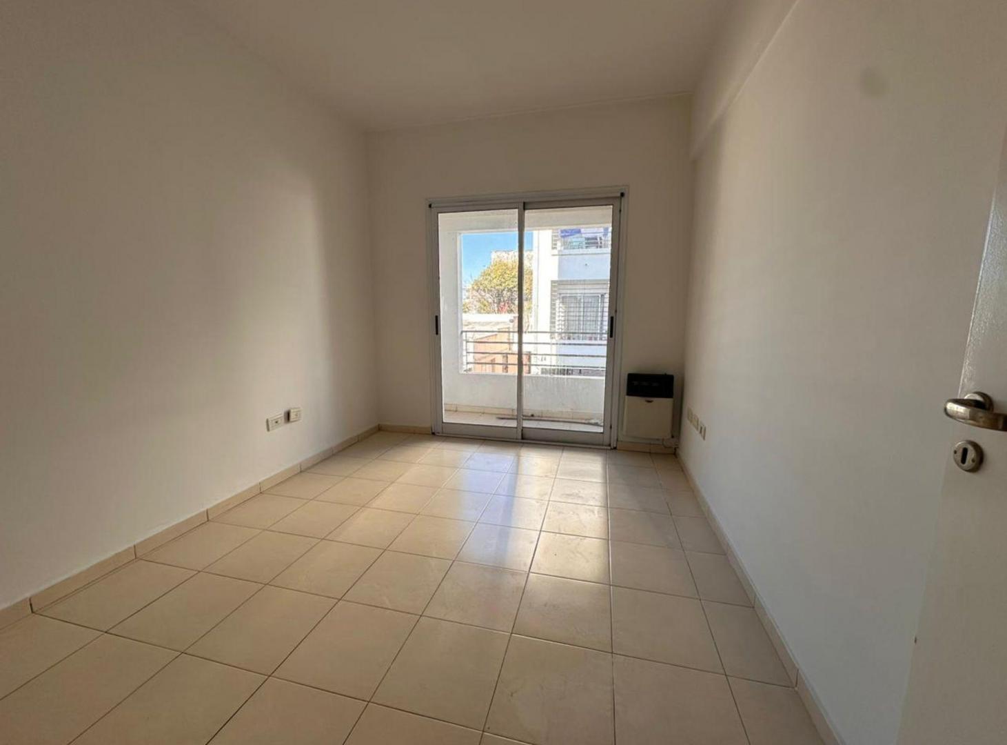 Foto de VENTA DEPARTAMENTO 1 DORMITORIO CON COCHERA, imagen 3