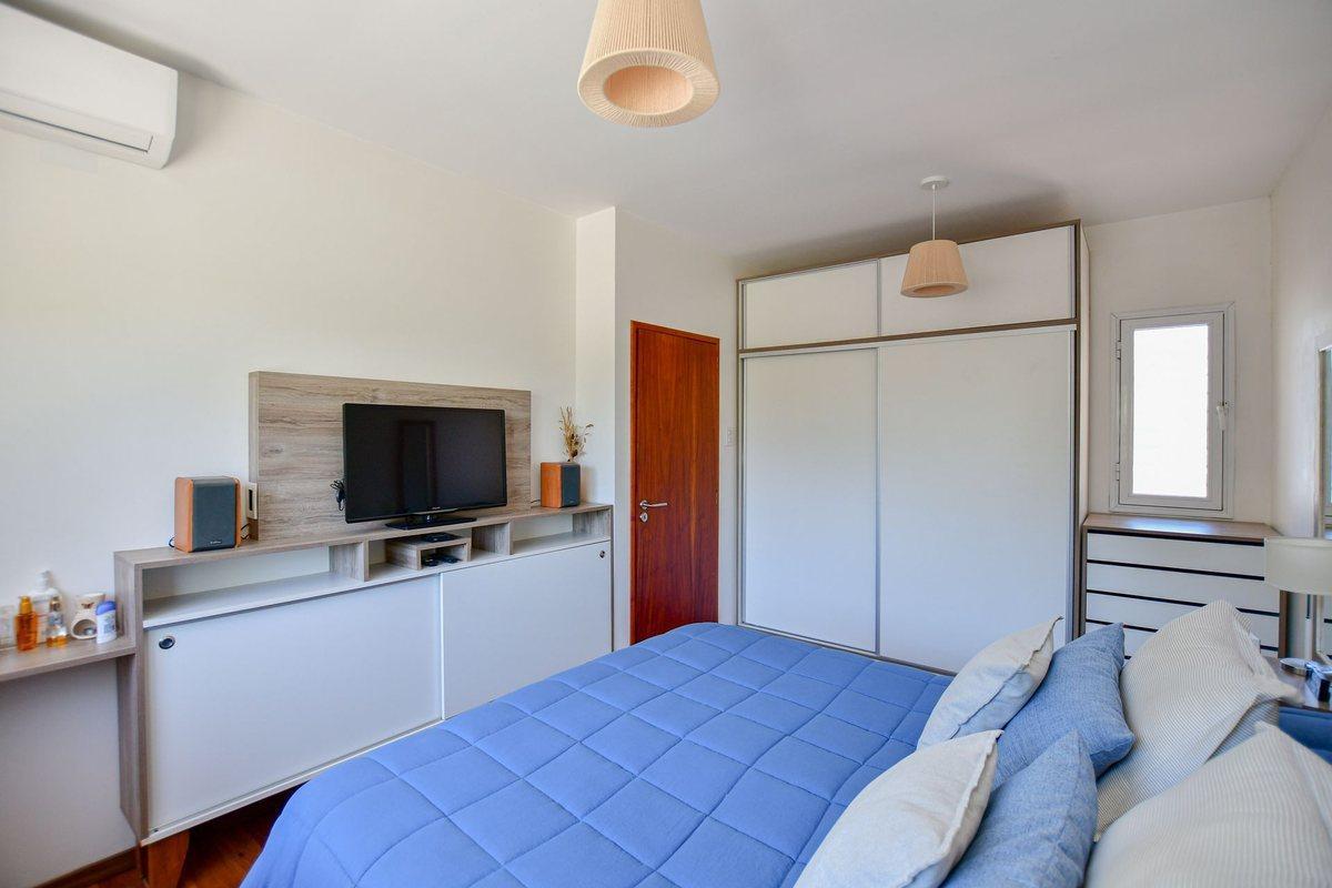 Foto de CASA EN VENTA GONNET, imagen 2