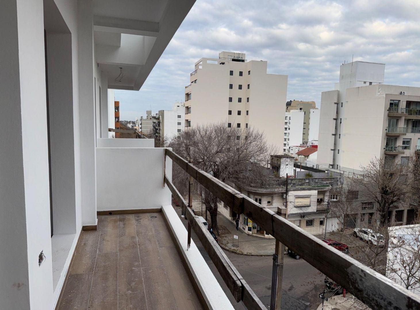 Foto de VENTA 1 dormitorio con balcón PISO 4 en LA PLATA, imagen 2