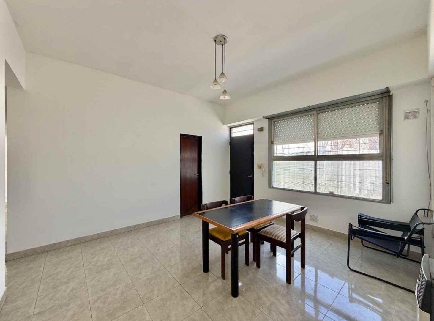 Foto de PH en Venta en La Plata, imagen 5