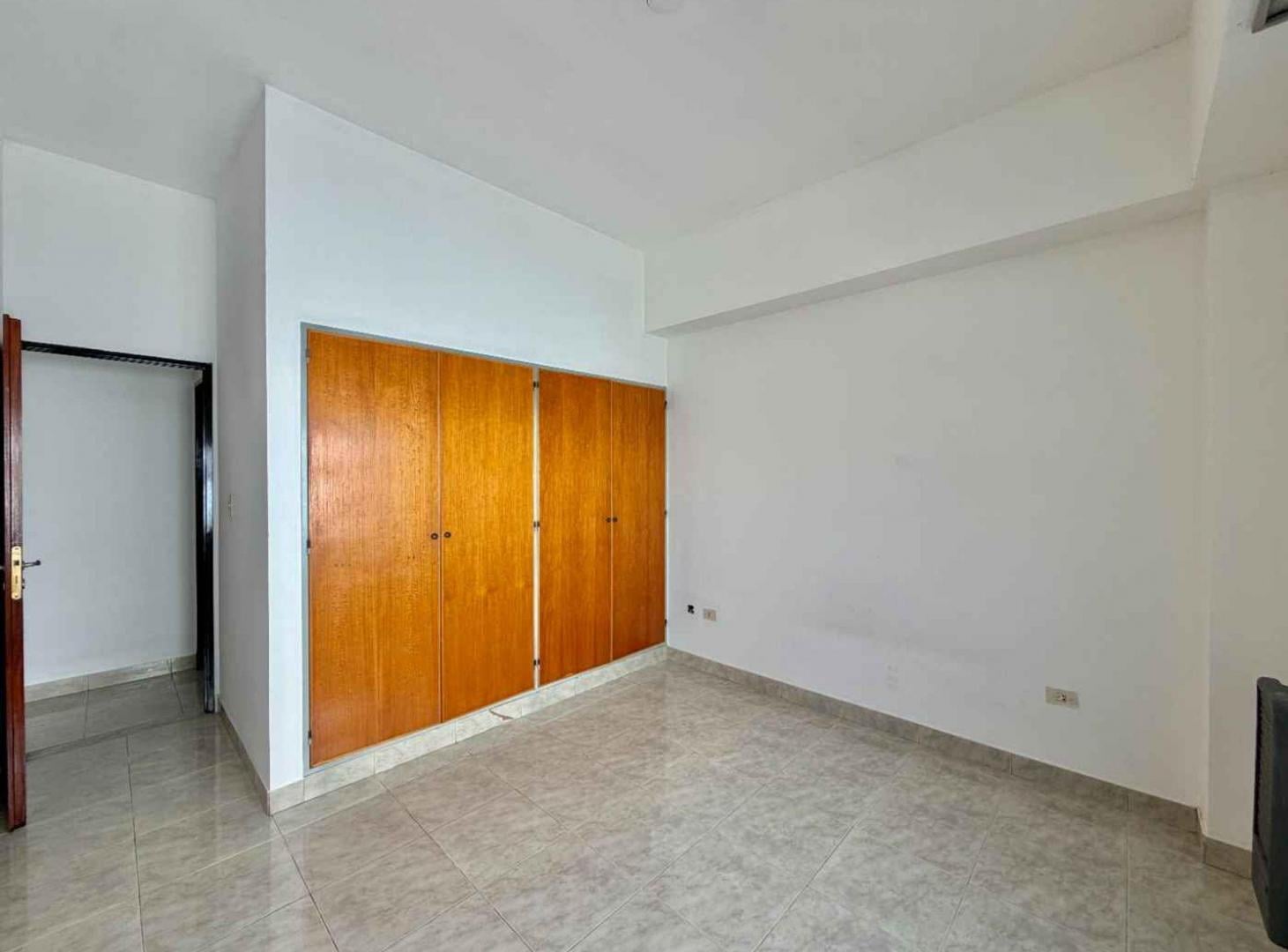 Foto de PH en Venta en La Plata, imagen 2