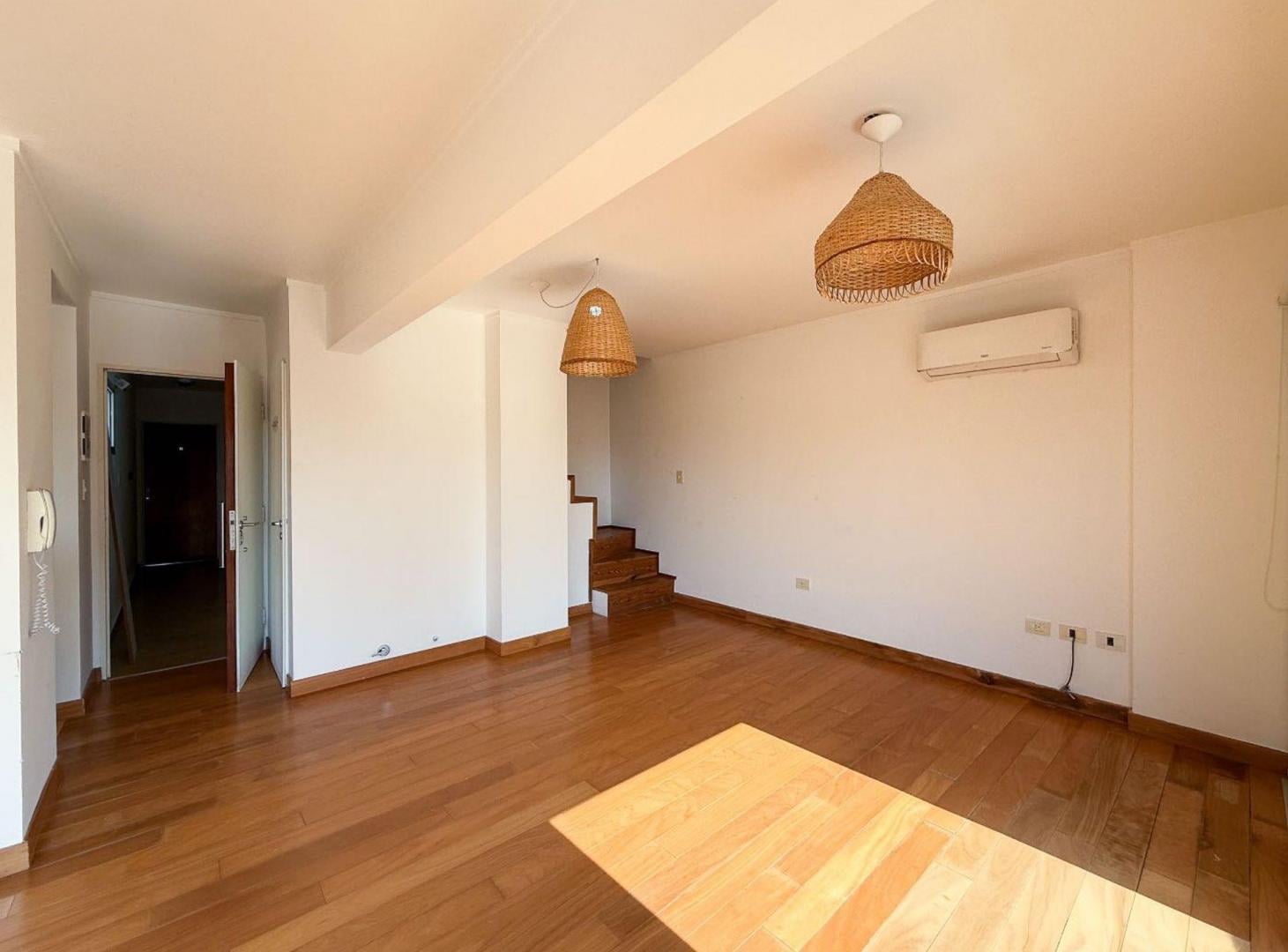 Foto de DEPARTAMENTO 2 DORMITORIOS, VENTA LA PLATA COCHERA, imagen 2