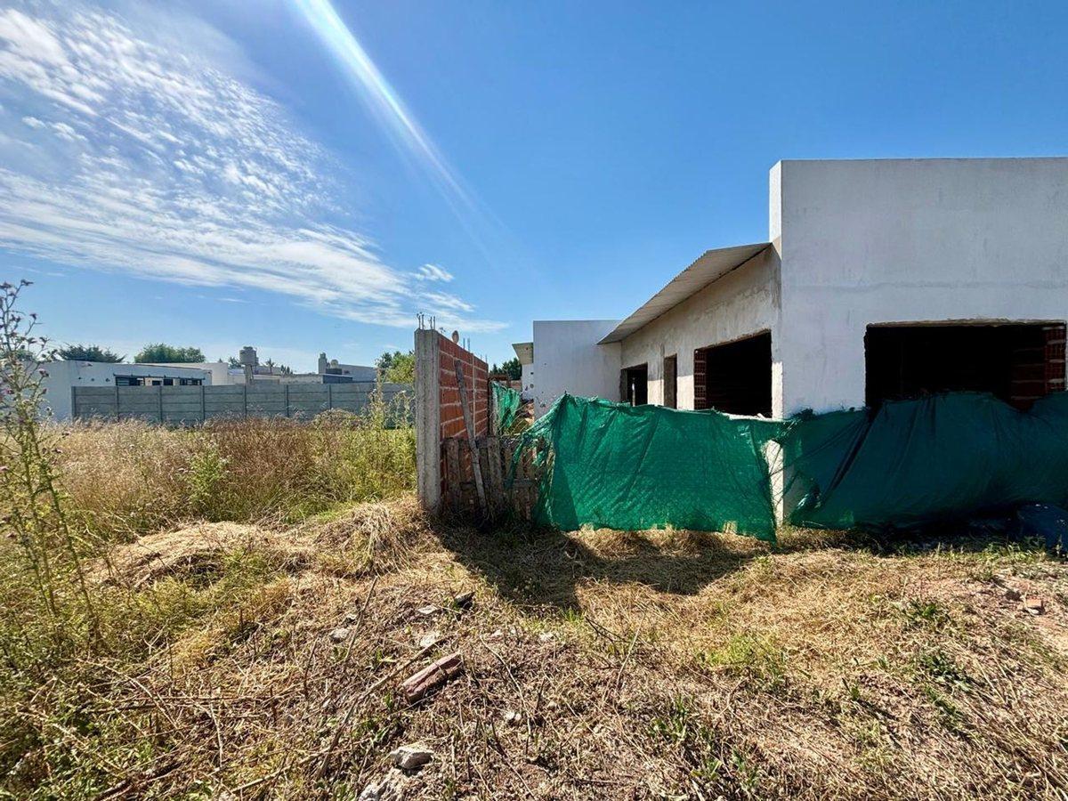 Foto de Venta lote con construccion La Plata, imagen 4