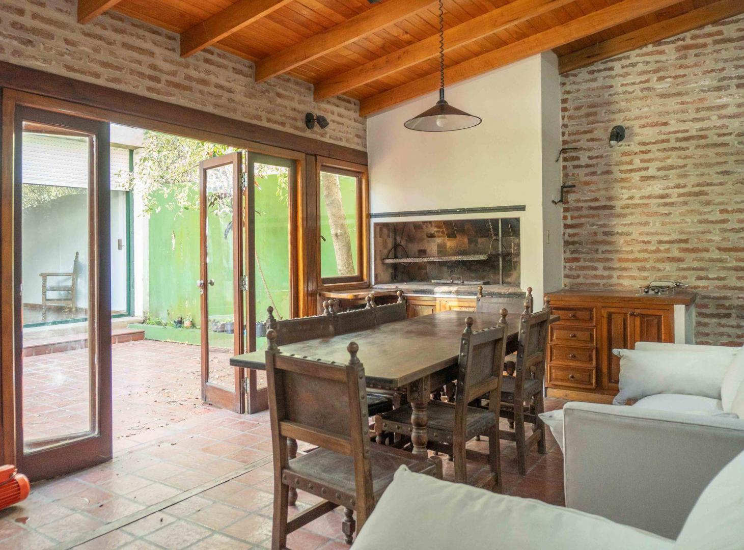 Foto de Venta casa patio y cochera La Plata, imagen 2