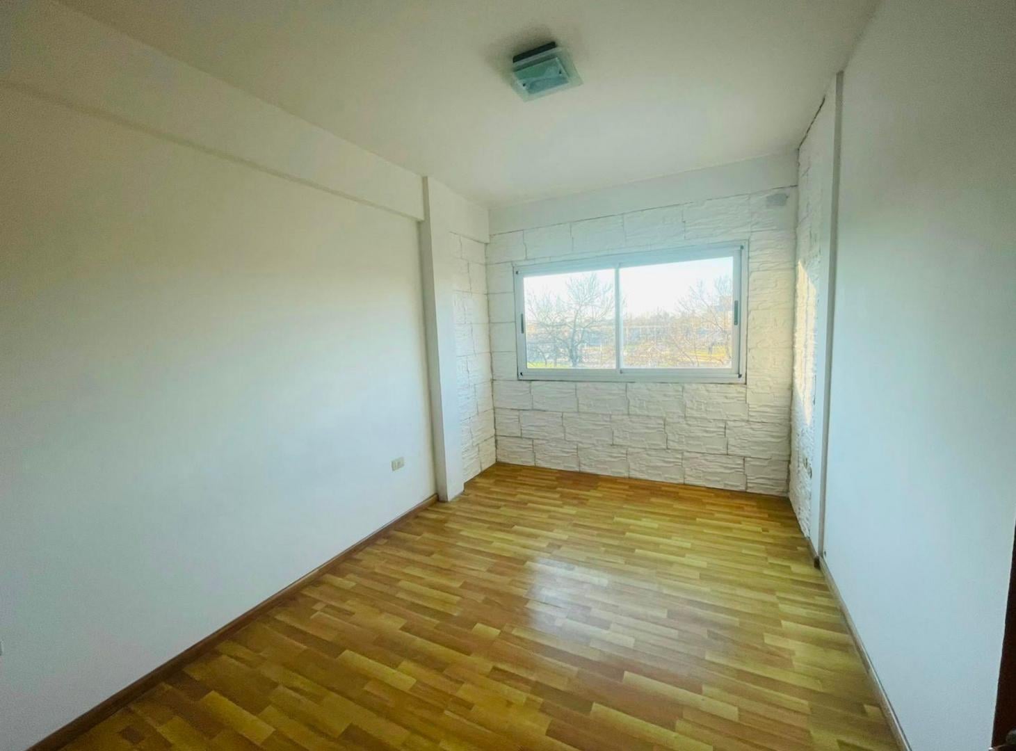 Foto de Departamento en alquiler en La Plata, imagen 3