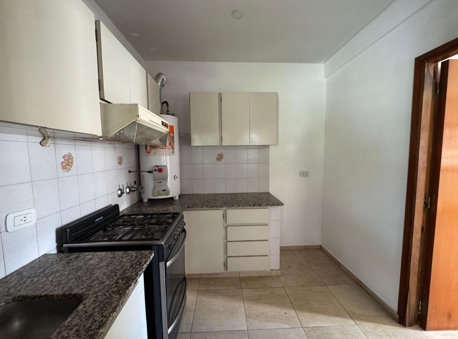 Foto de VENTA PH en LA PLATA- casco 2 dormitorios, imagen 3