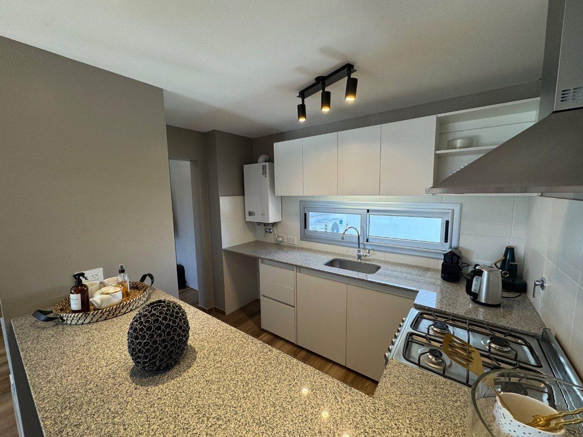 Foto de VENTA DEPARTAMENTO 1 DORMITORIO LA PLATA EN CASCO, imagen 3