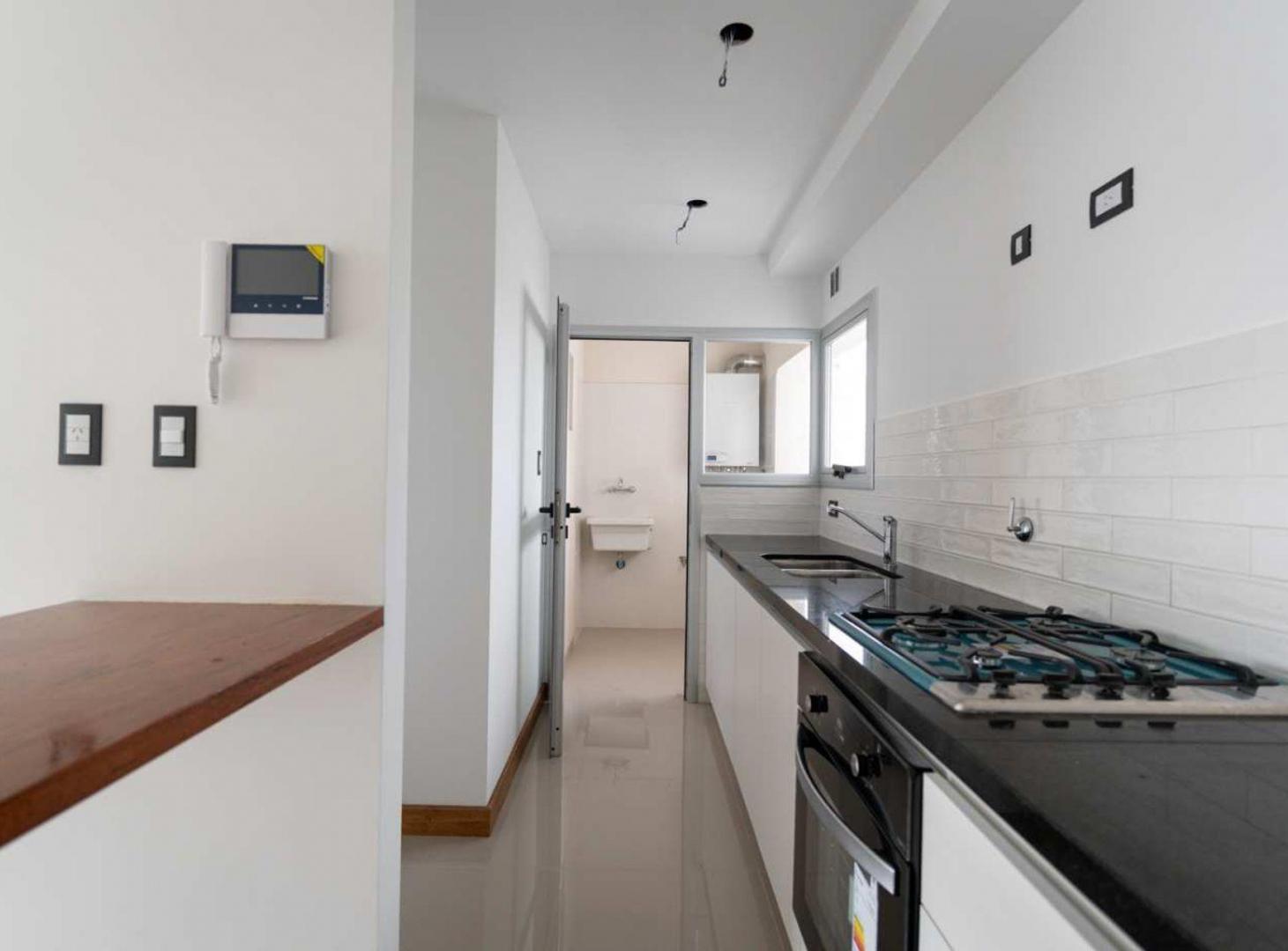 Foto de Departamento de un dormitorio en venta en La Plata, imagen 2