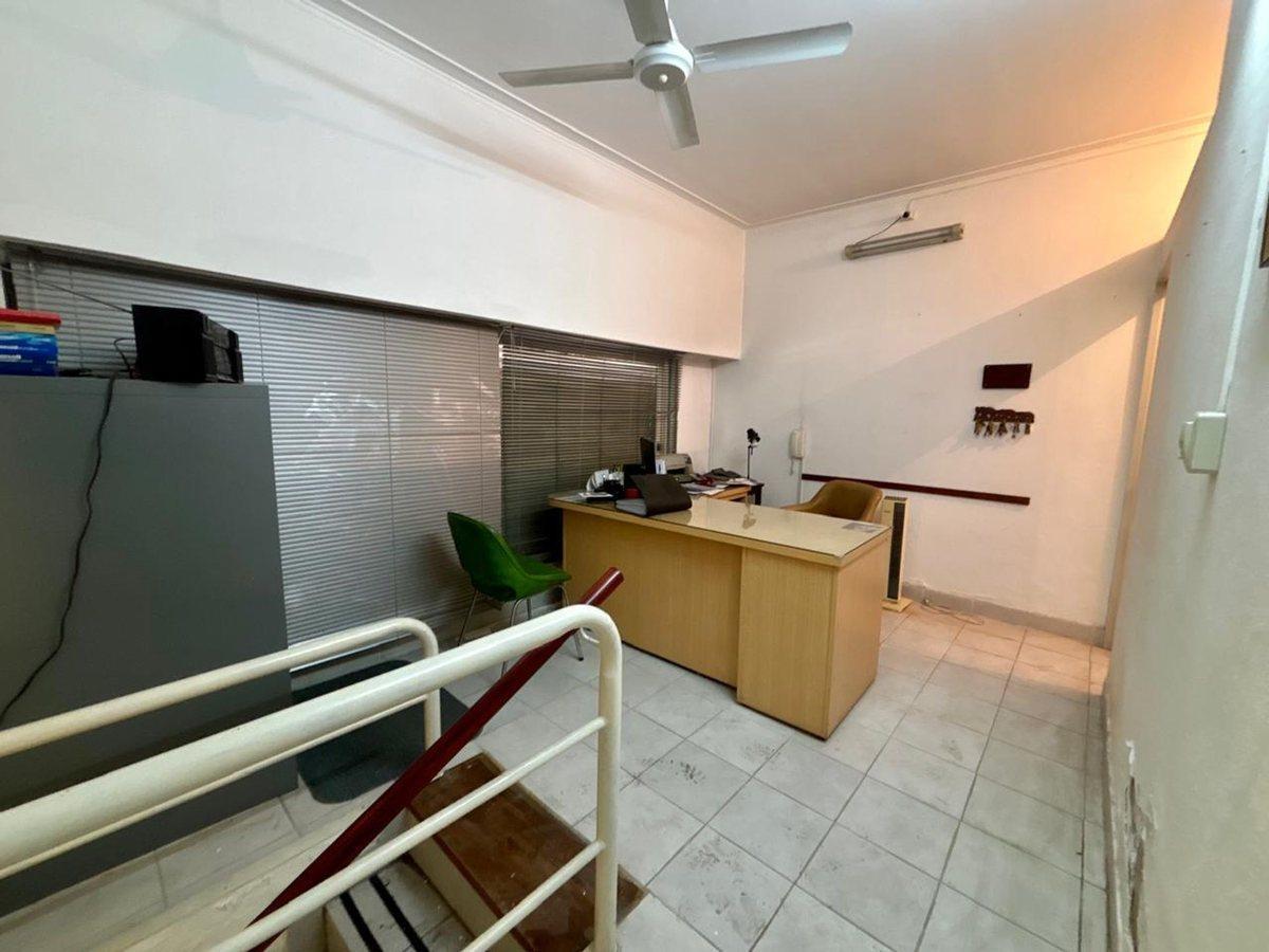 Foto de CASA EN VENTA CON JARDIN Y COCHERA LA PLATA, imagen 5