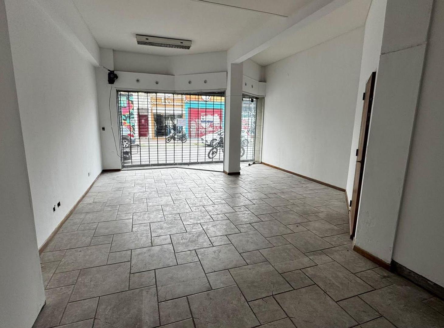Foto de Local comercial a la calle en Alquiler San Miguel, imagen 2