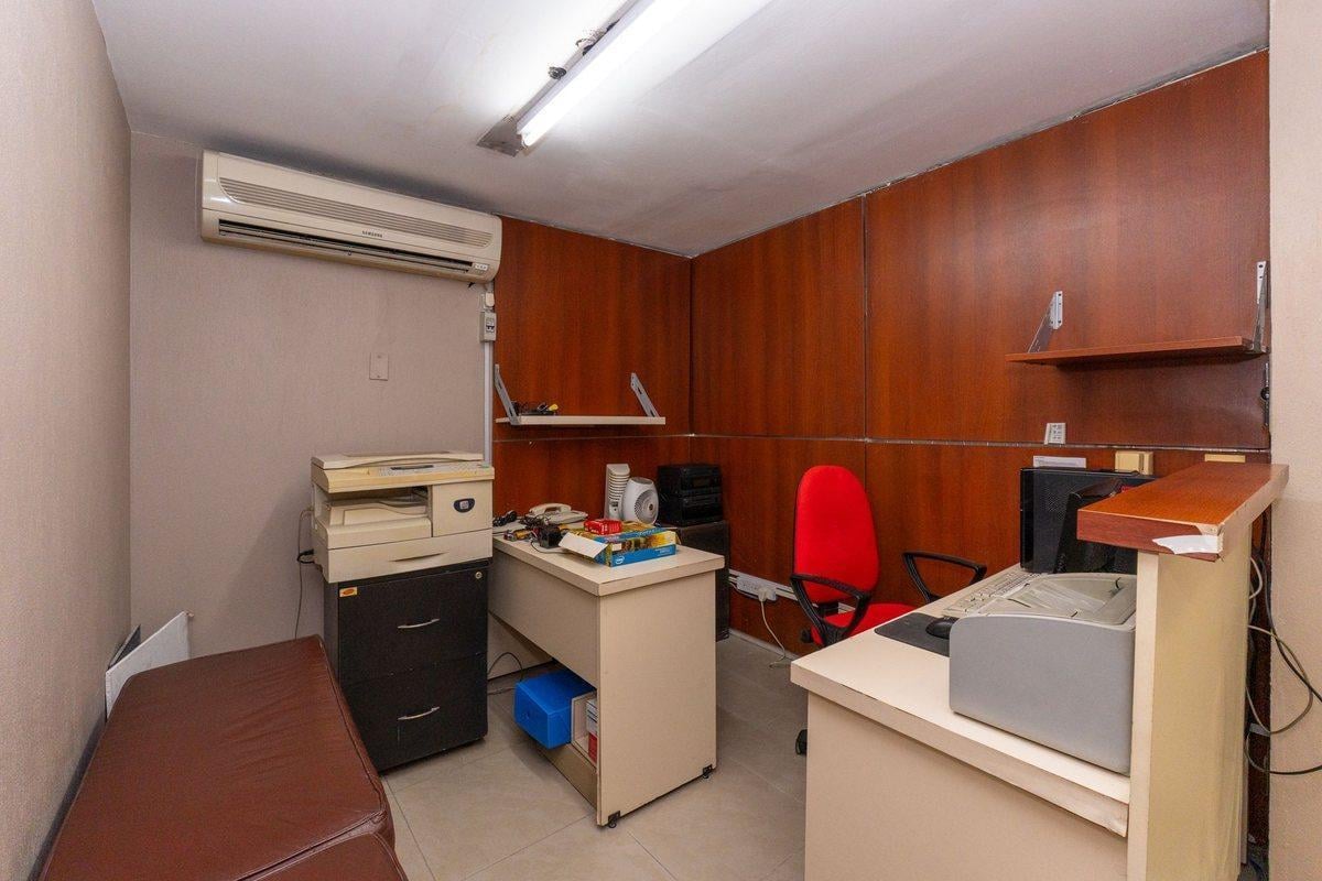 Foto de OFICINA EN VENTA EN TRIBUNALES MUY BUENA, imagen 2